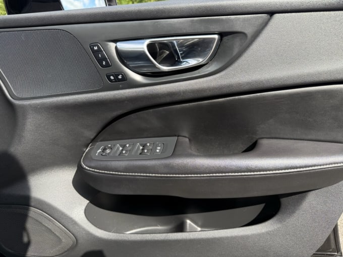 2025 Volvo V60