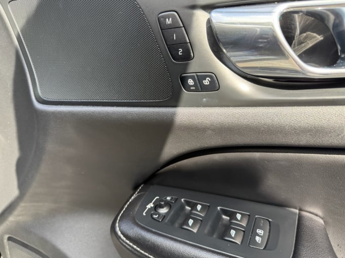 2025 Volvo V60