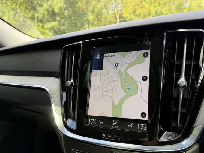 2025 Volvo V60