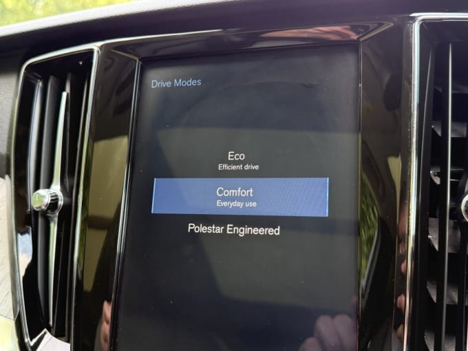 2025 Volvo V60