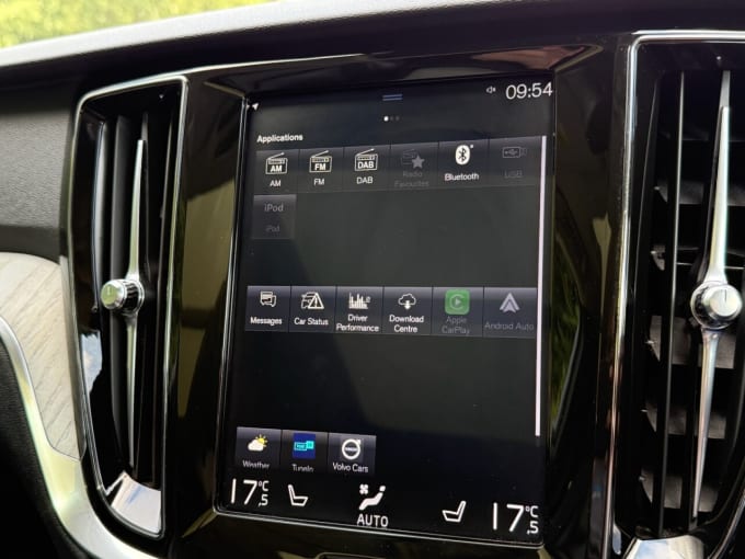 2025 Volvo V60