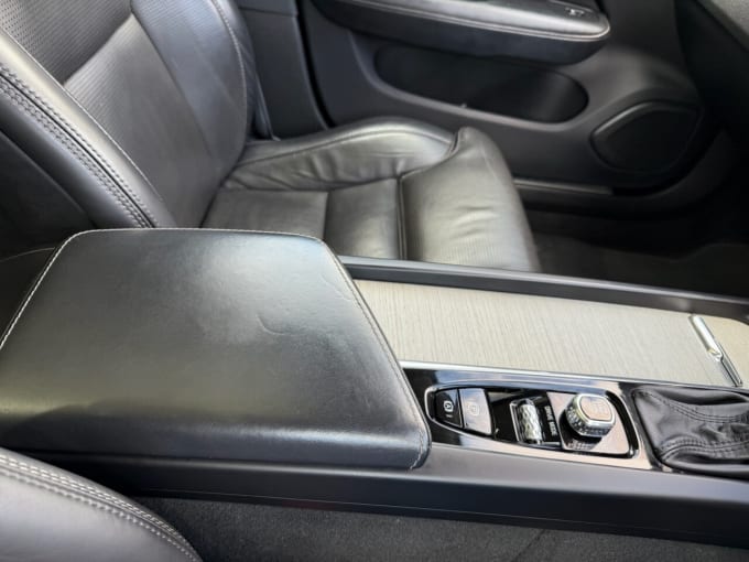 2025 Volvo V60