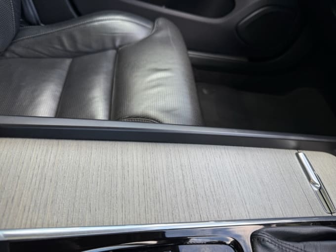 2025 Volvo V60
