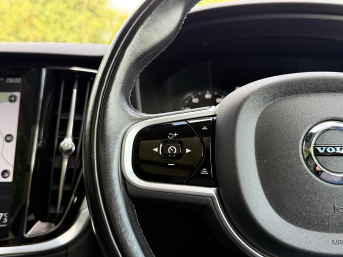 2025 Volvo V60