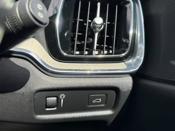 2025 Volvo V60