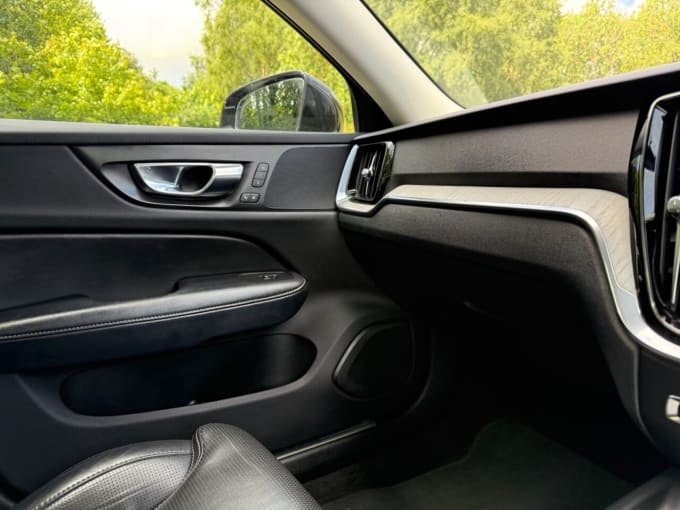 2025 Volvo V60