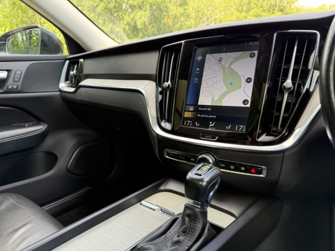 2025 Volvo V60