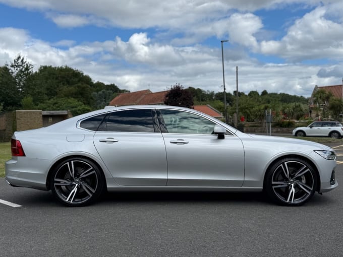 2025 Volvo S90