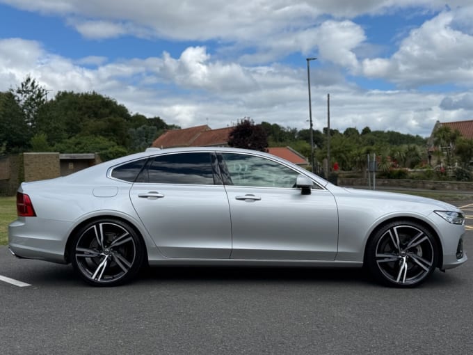 2025 Volvo S90