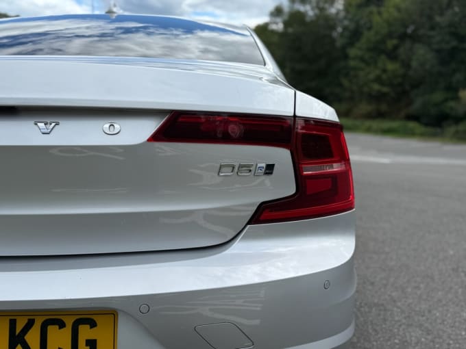 2025 Volvo S90