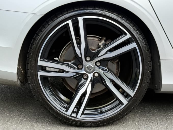 2025 Volvo S90