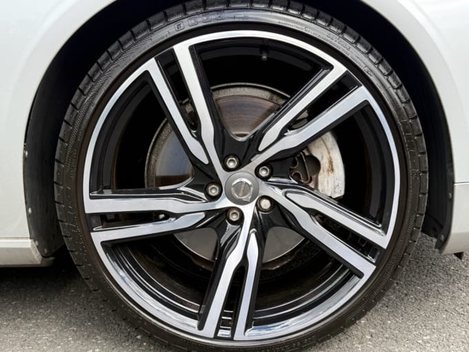 2025 Volvo S90