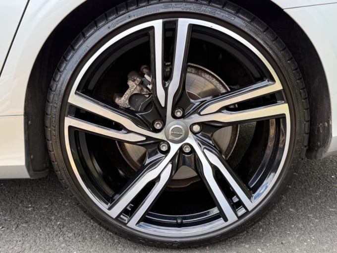 2025 Volvo S90