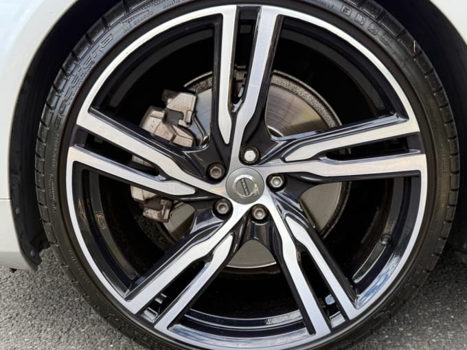 2025 Volvo S90