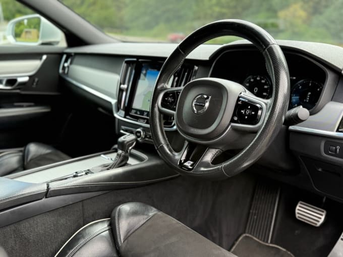 2025 Volvo S90