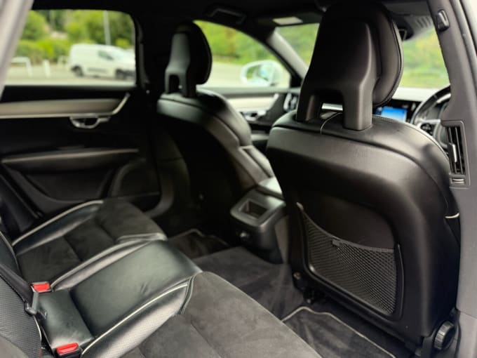 2025 Volvo S90