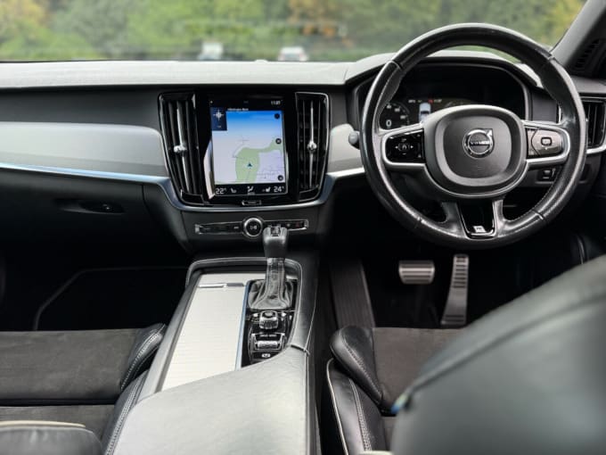 2025 Volvo S90