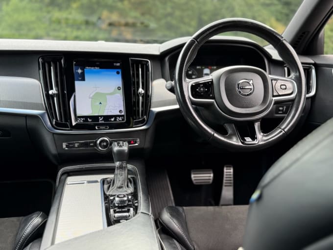 2025 Volvo S90
