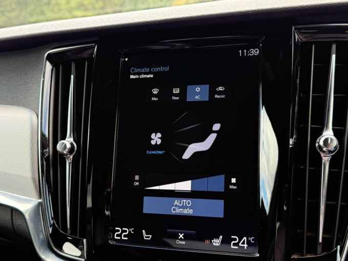2025 Volvo S90