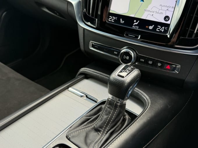 2025 Volvo S90