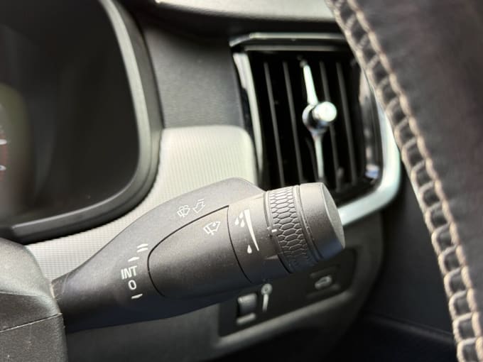 2025 Volvo S90