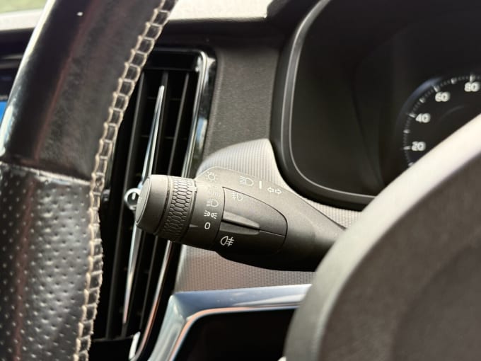 2025 Volvo S90