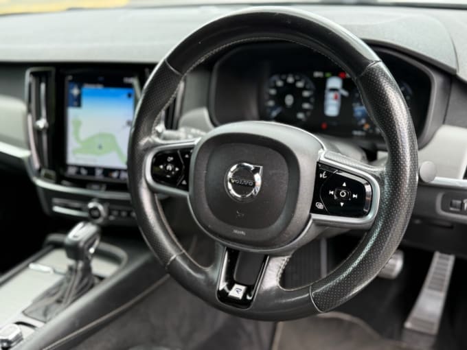 2025 Volvo S90