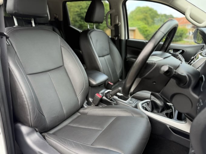 2025 Nissan Navara