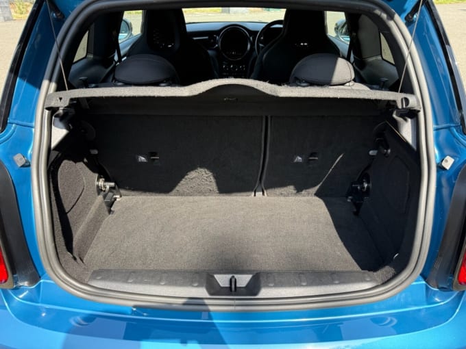 2025 Mini Hatch