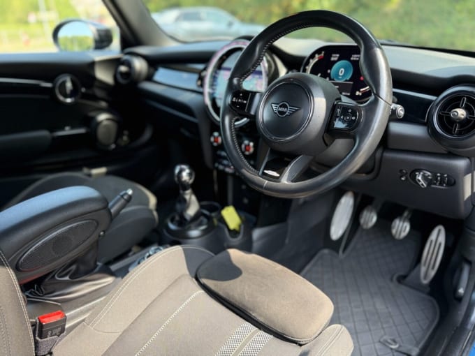 2025 Mini Hatch