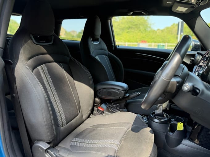2025 Mini Hatch