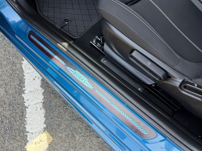 2025 Mini Hatch