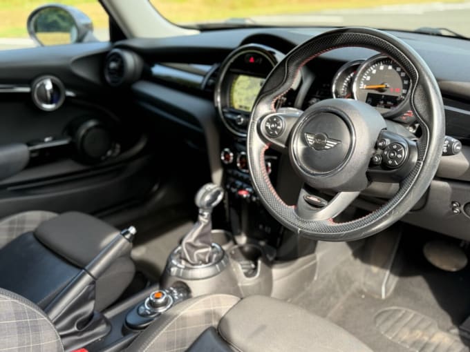2025 Mini Hatch