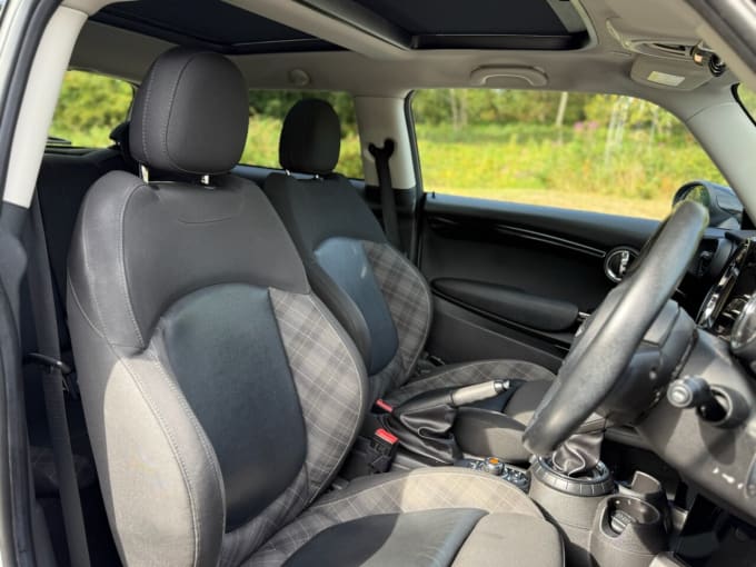 2025 Mini Hatch