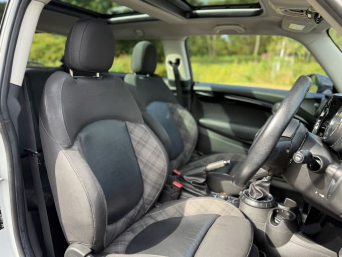 2025 Mini Hatch
