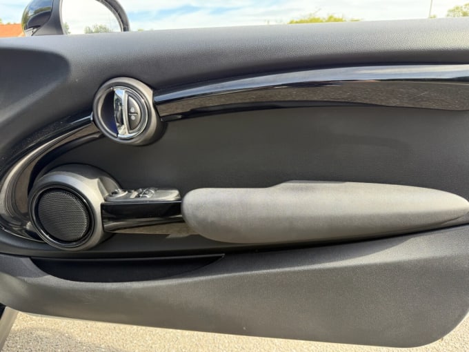 2025 Mini Hatch