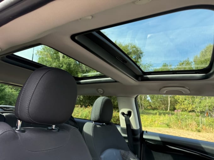 2025 Mini Hatch