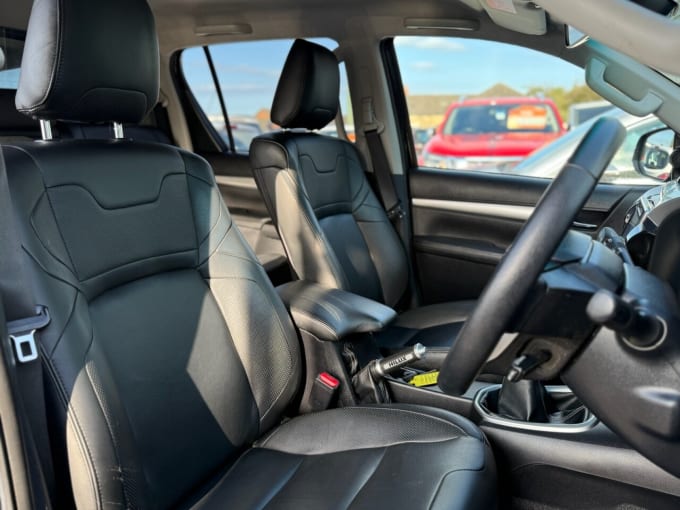 2025 Toyota Hilux