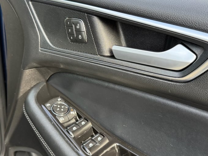 2025 Ford Edge