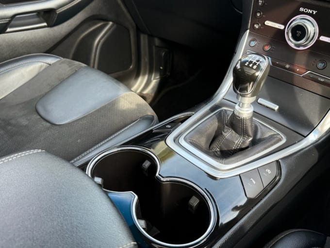 2025 Ford Edge
