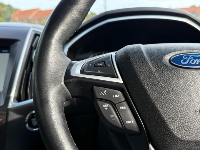 2025 Ford Edge