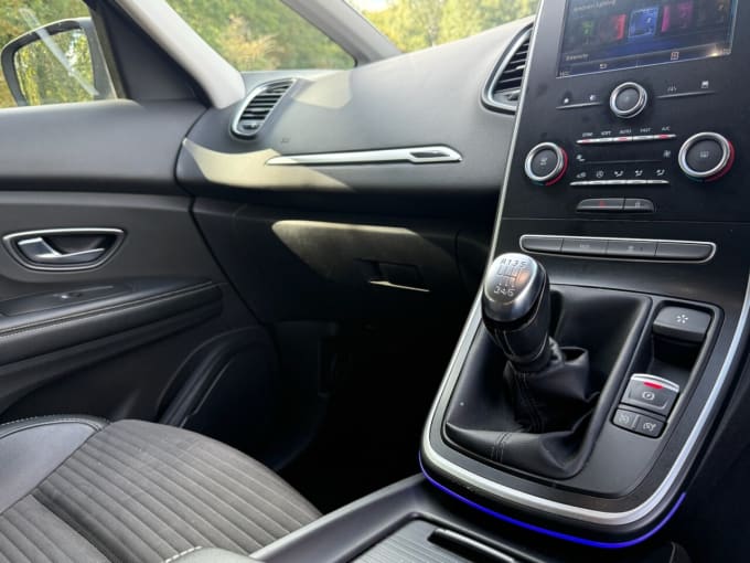 2025 Renault Grand Scenic