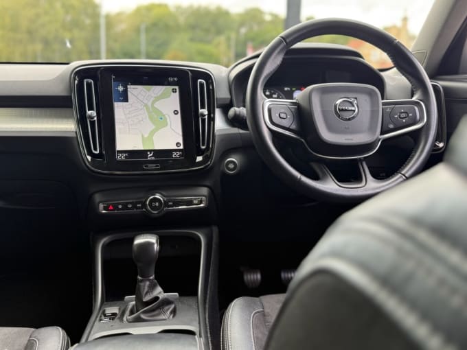 2025 Volvo Xc40