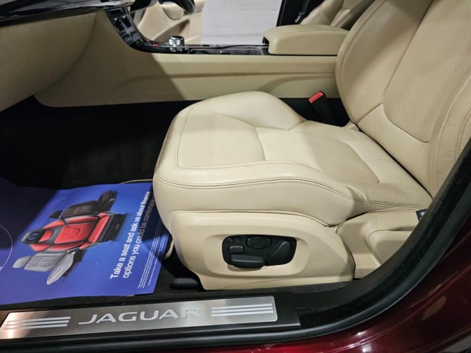2014 Jaguar Xf