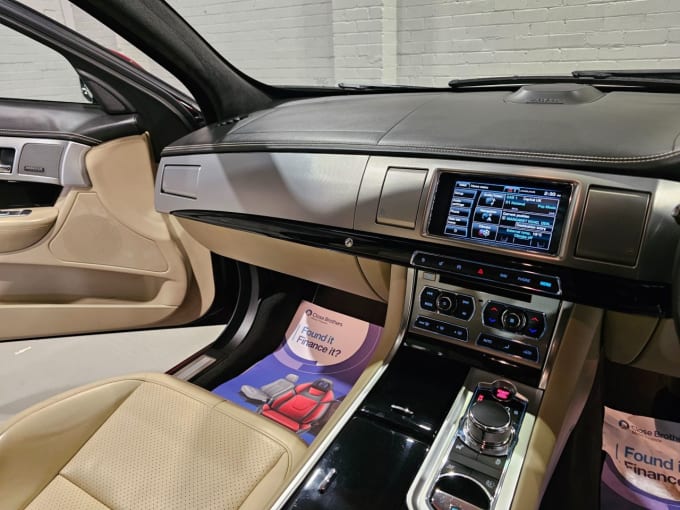 2014 Jaguar Xf