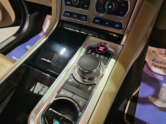 2014 Jaguar Xf