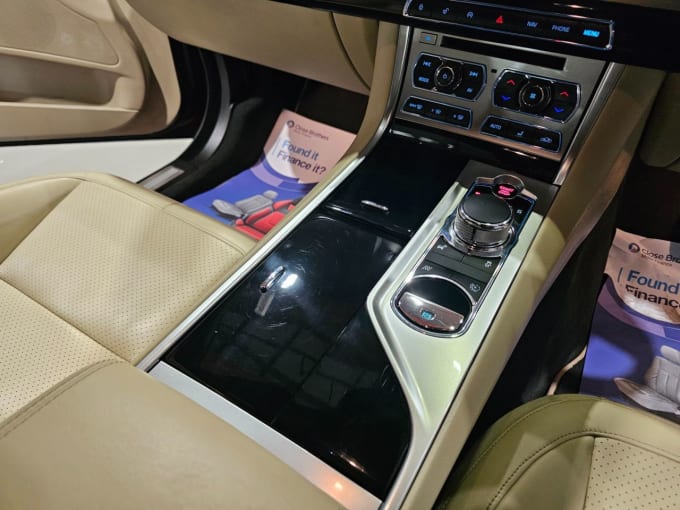 2014 Jaguar Xf