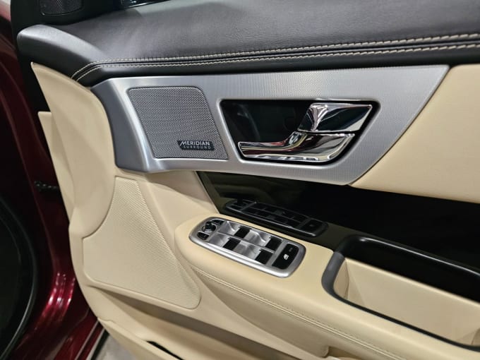2014 Jaguar Xf