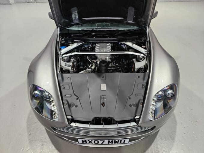 2025 Aston Martin Vantage