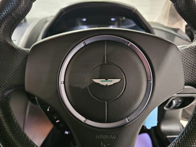 2025 Aston Martin Vantage